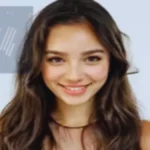 ممثلة مطورة بالذكاء الصناعي