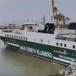 سفينة في ميناء ايطالي